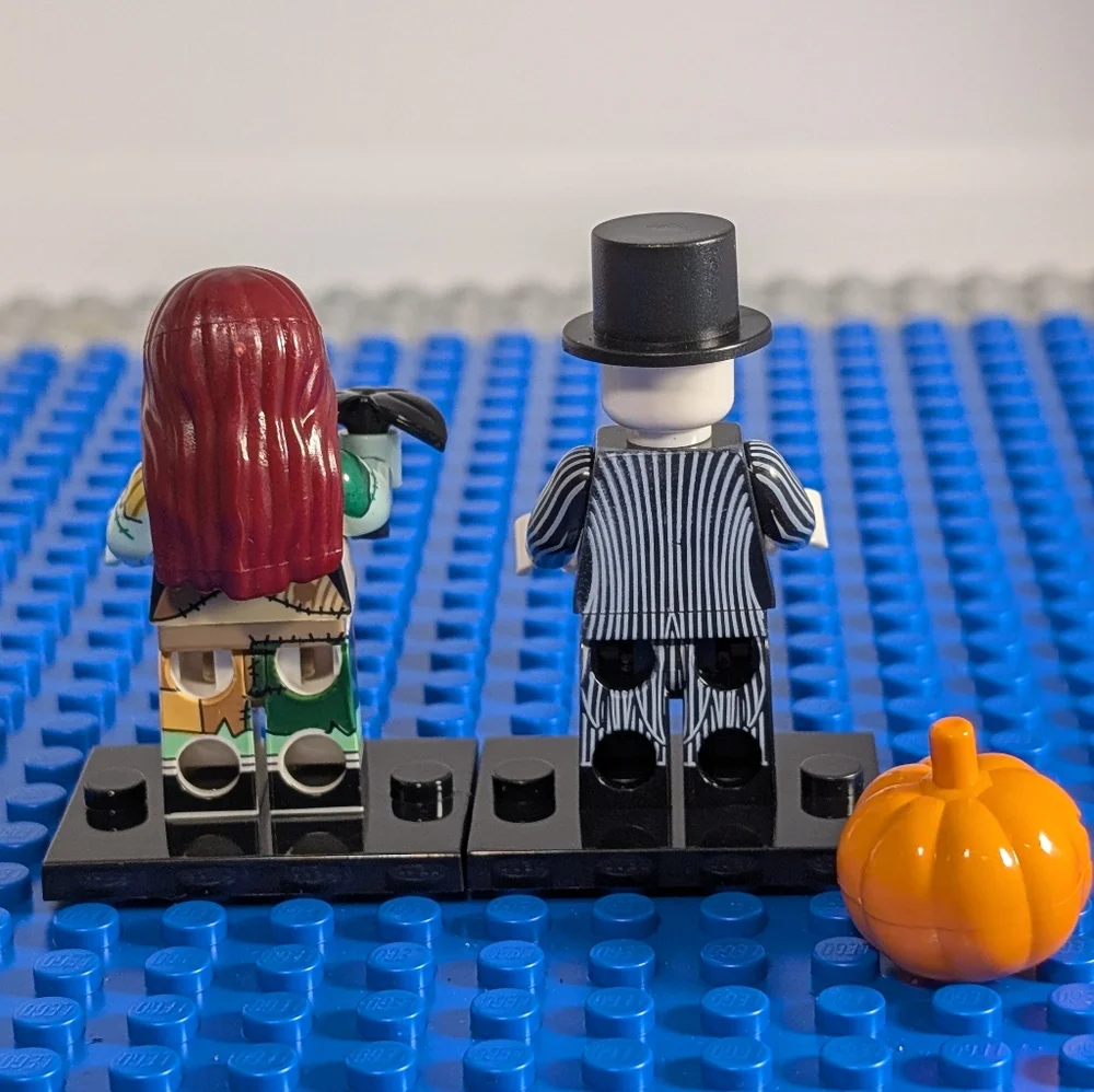 2 Minifigures- Jack and Sally Minifigures Nightmare Before Christmas Disney Toy - Picture 3 of 5